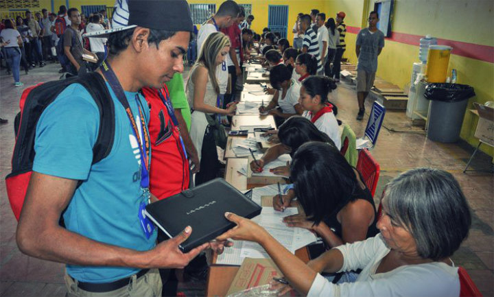 Entrega de Tablets UPTAEB